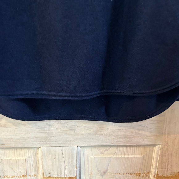 Vince Cashmere Wool Blend Shirttail Sweater in Marine Blue. Women’s Small - Picture 2 of 5